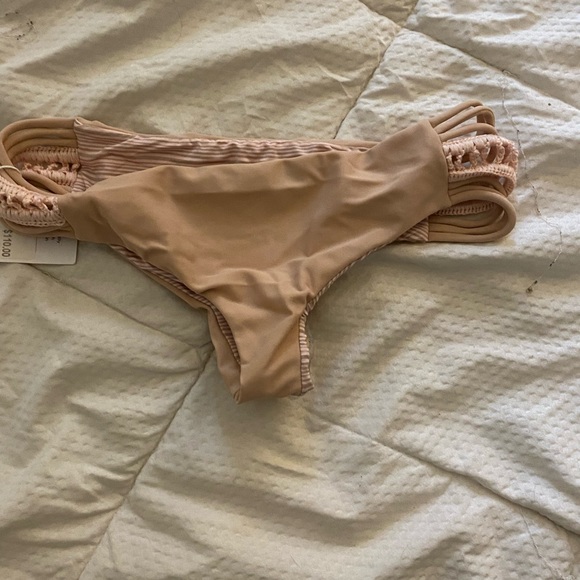 Acacia swimwear— NWT size medium bottom - Picture 4 of 4